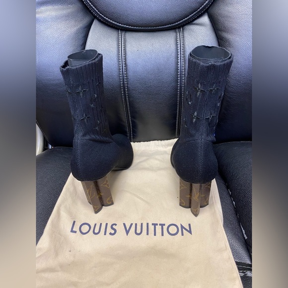 Louis Vuitton SILHOUETTE ANKLE BOOT - Picture 2 of 4
